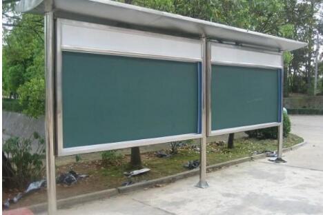 戶外仿古宣傳欄制作廠家：戶外防腐木宣傳欄制作要點與技術(shù)要求